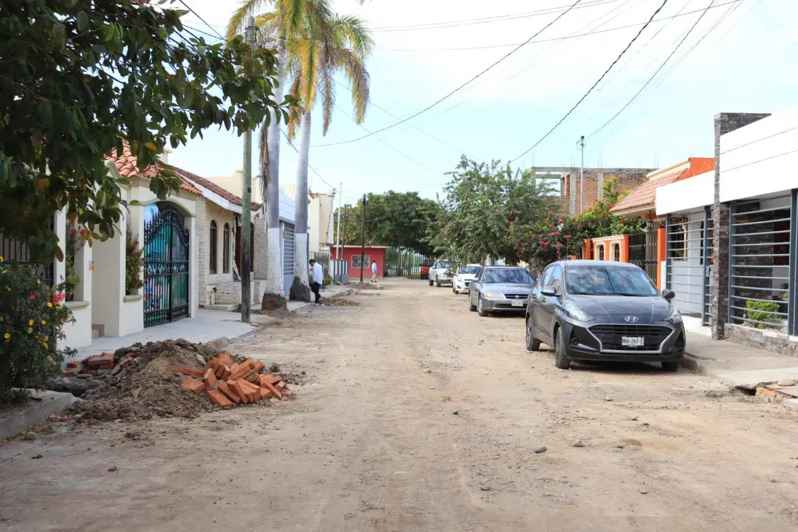 Atención al derrame de aguas en la colonia Villa Galaxia