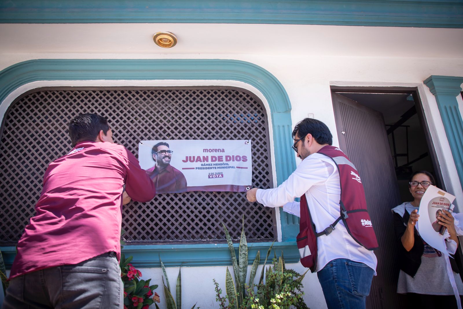 Juan de Dios Gámez Mendívil, recorre las calles de la sindicatura de El Tamarindo.