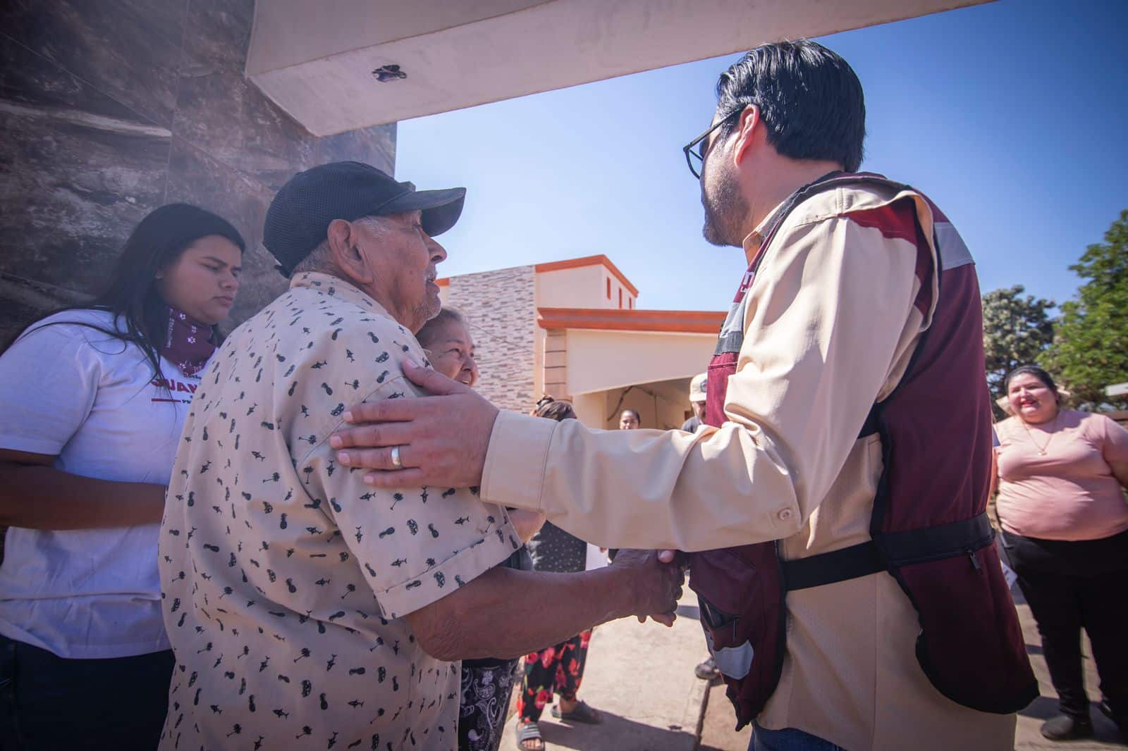 Juan de Dios Gámez Mendívil, candidato de Morena a la alcaldía de Culiacán, se presentó ante habitantes de la sindicatura de San Lorenzo./ Foto: Cortesía