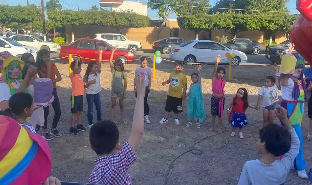 Niños festejando Día del niño 2023 en Los Mochis