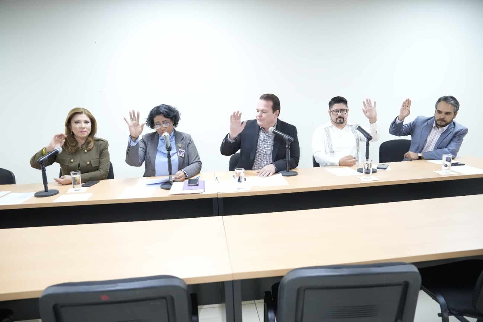 Diputados integrantes de la Comisión Permanente de Educación, Ciencia y Tecnología
