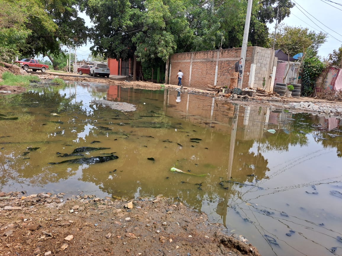 Derrame de aguas negras en Guasave.