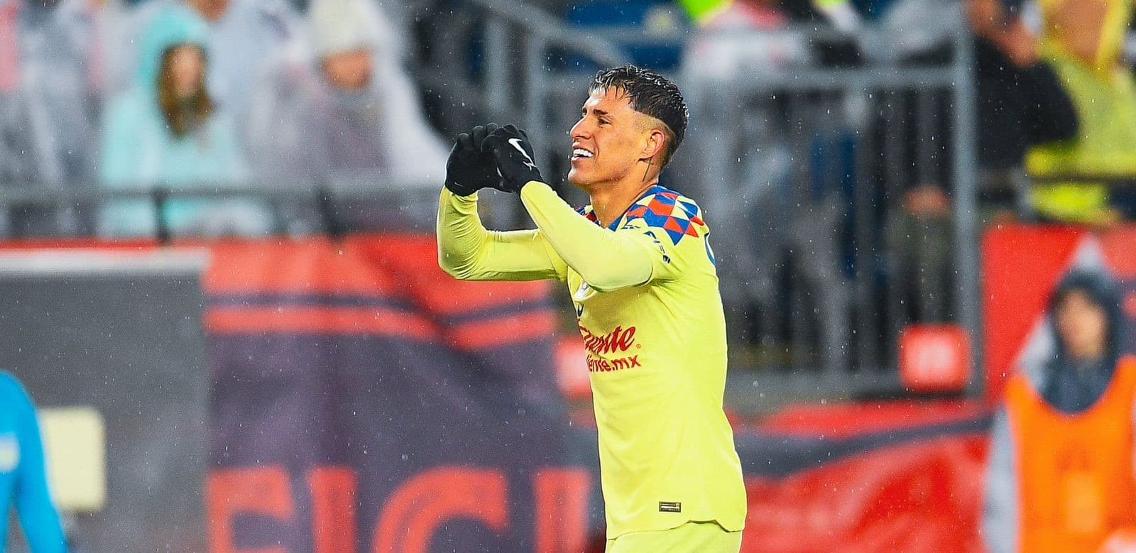 Jugador del Águilas del América