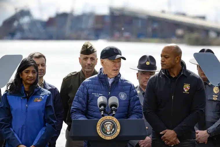 Joe Biden visita el puente Francis Scott Key en Baltimore