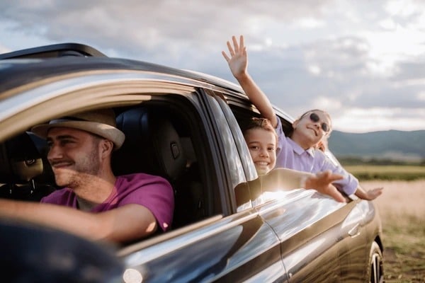 Familia en automóvil