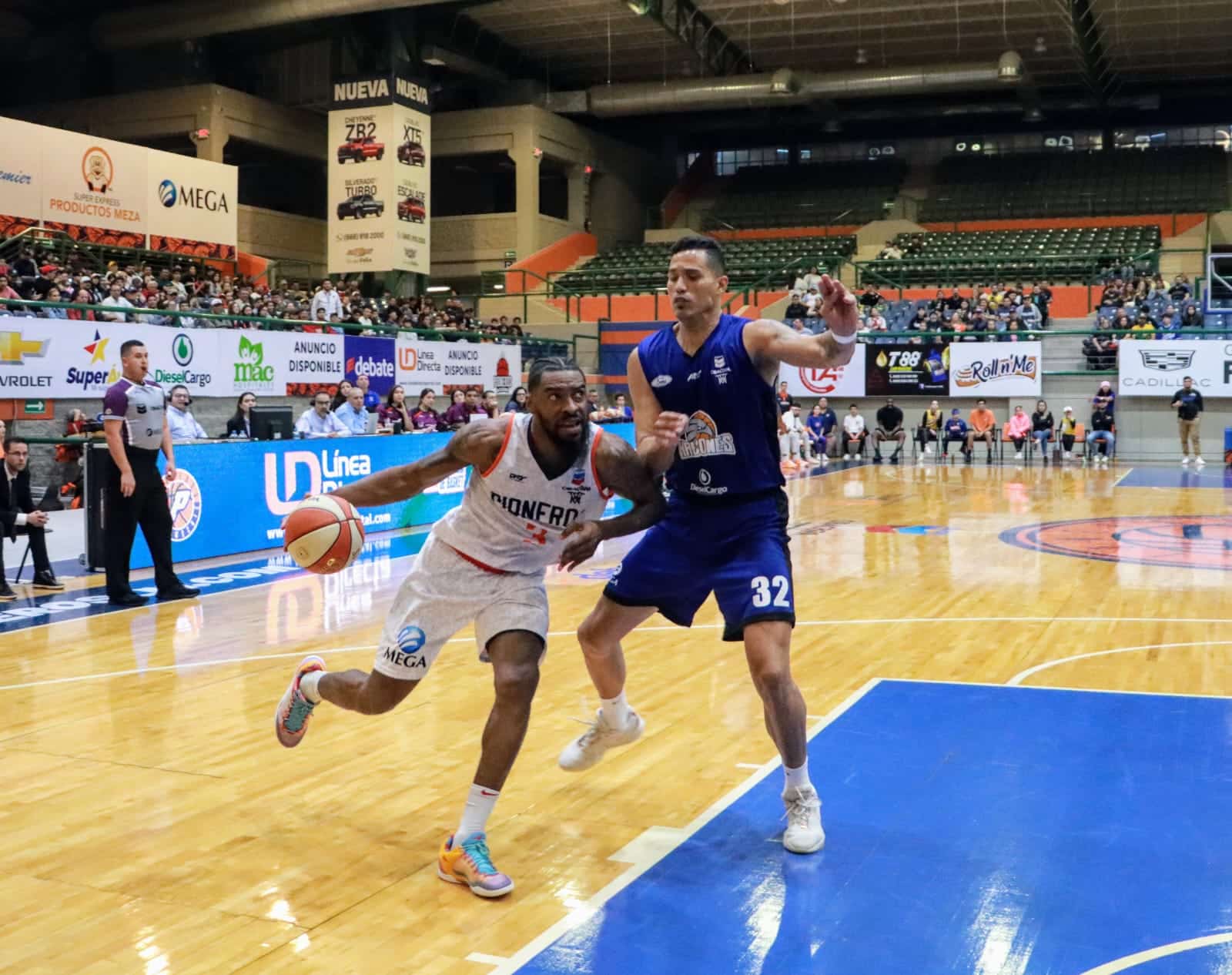 Qiydar Akil Davis,en jugada