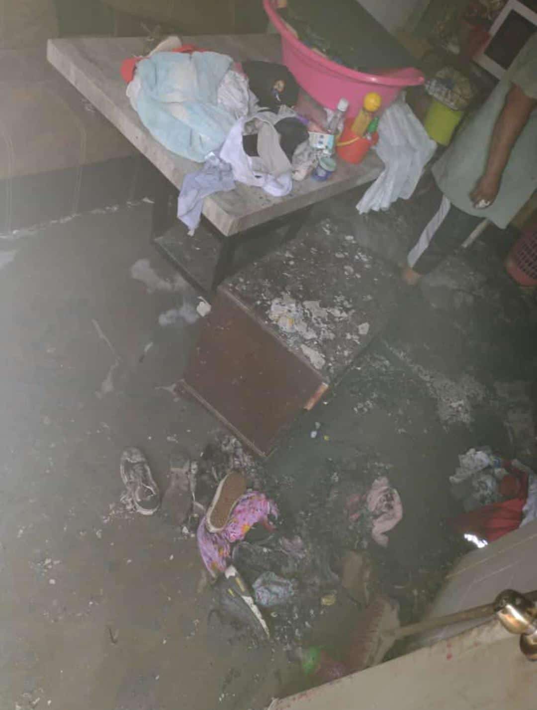 Fuego consume vivienda./ Foto: Martha L. Castro
