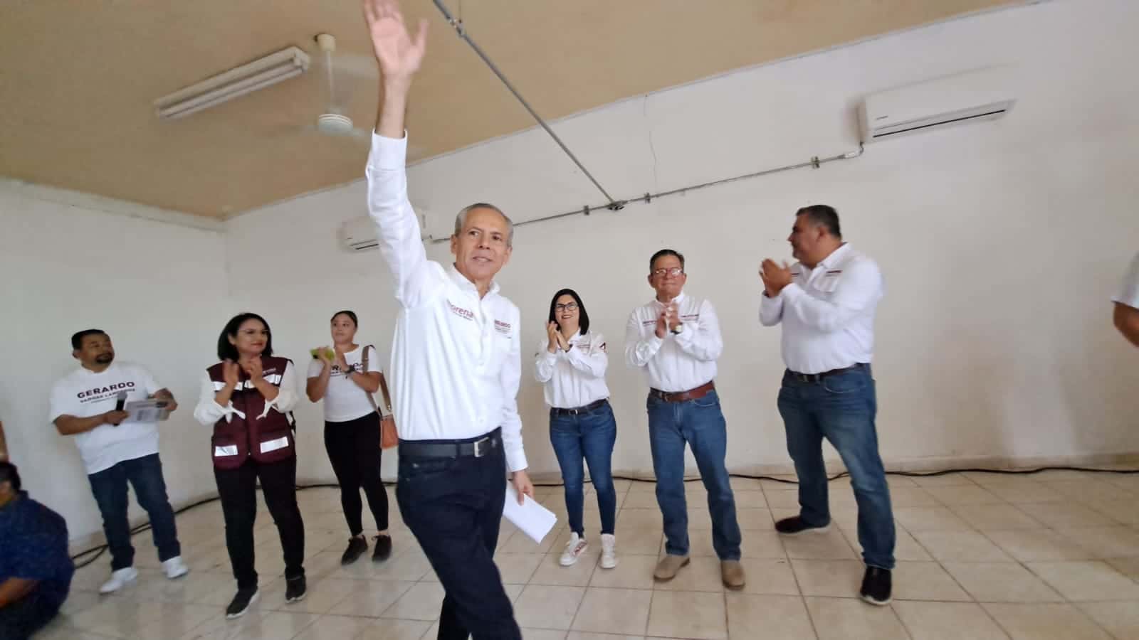 Candidato de Morena a la presidencia municipal de Ahome, Gerardo Octavio Vargas Landeros, recorrió la sindicatura de San Miguel./ Foto: Cortesía
