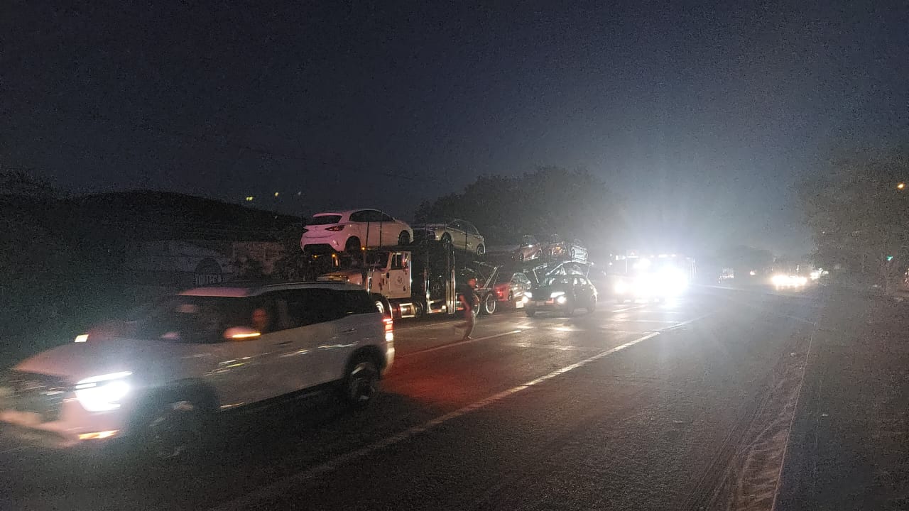 Lugar del accidente tipo choque en Mazatlán donde Eduardo quedó sin vida y Junior Fabián gravemente lesionado
