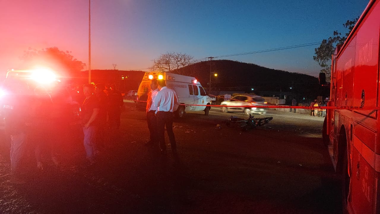 Lugar del accidente tipo choque en Mazatlán donde Eduardo quedó sin vida y Junior Fabián gravemente lesionado