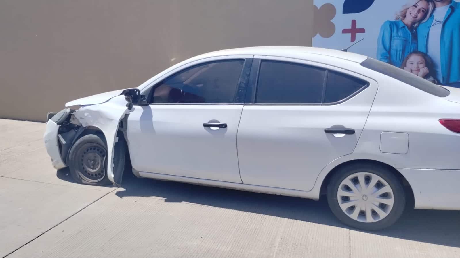 Versa con golpes debido a choques