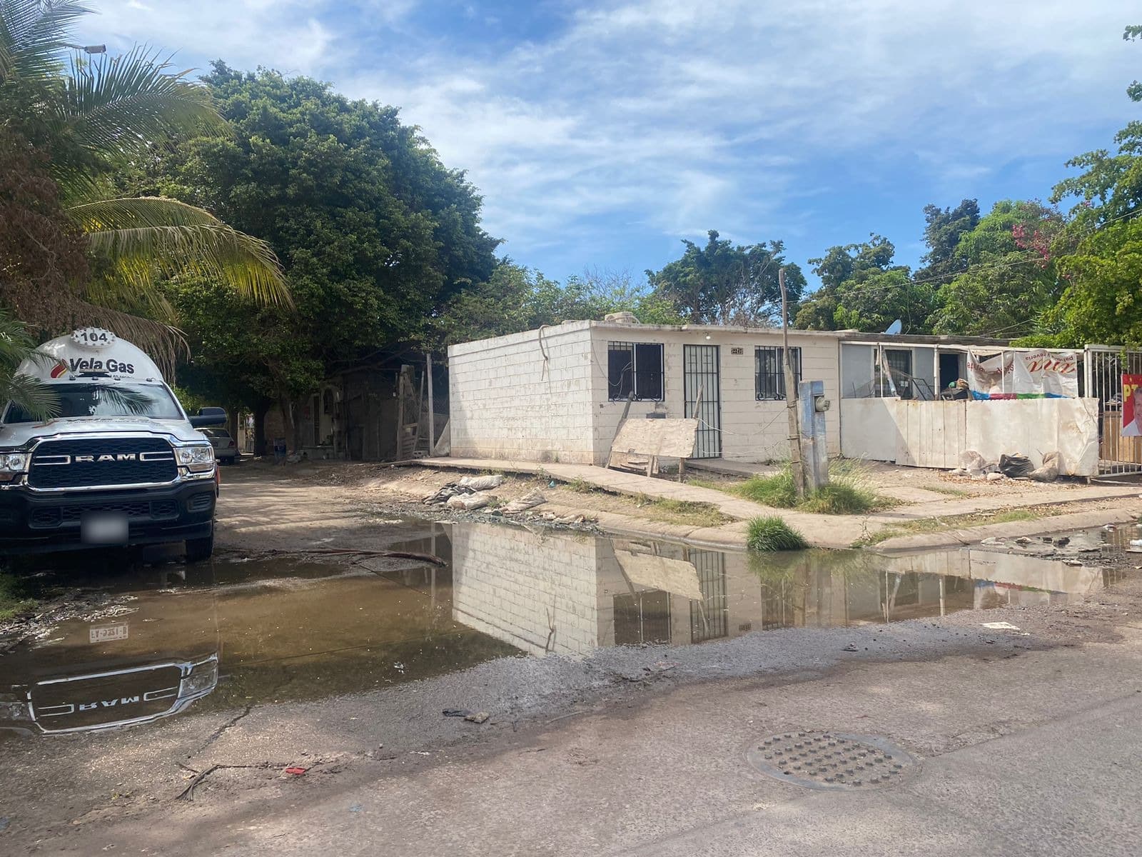 Aguas negras en Virreyes en Los Mochis