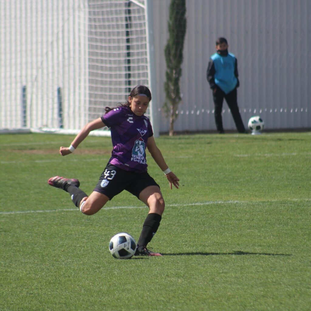 Akane Lara jugadora del Pachuca en la liga MX femenil