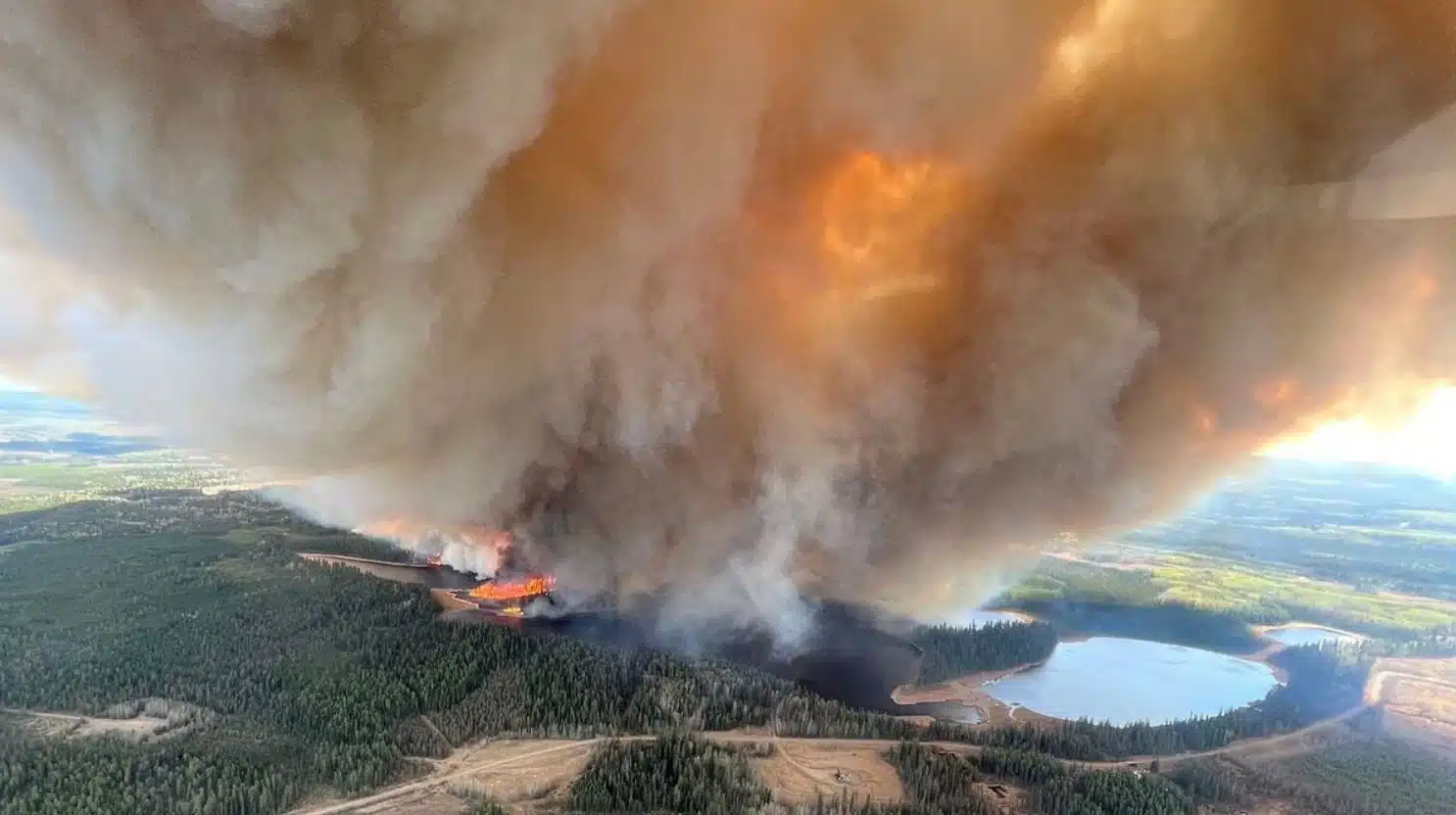 Alerta en Canadá por calidad del aire ante humo de incendios forestales
