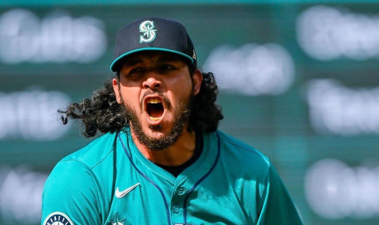 El lanzador de Los Mochis, Andrés Muñoz sigue tirando “lumbre” en Grandes Ligas y logró su rescate nueve de la temporada