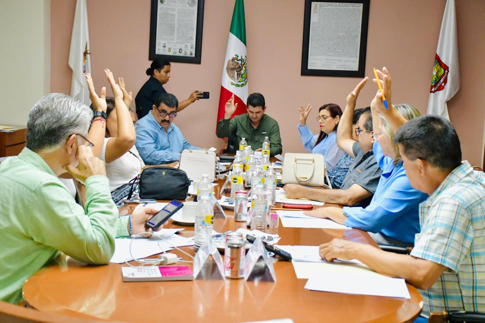 Armando Camacho Aguilar, presidente municipal de Salvador Alvarado, en la sesión ordinaria de Cabildo