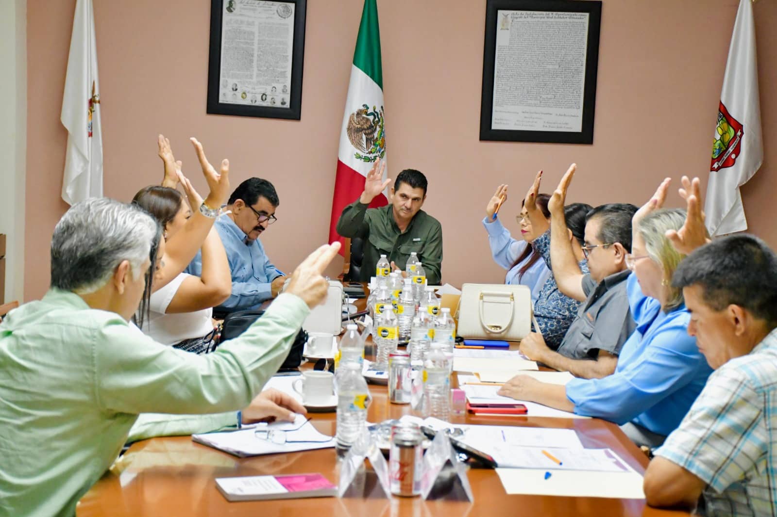 Armando Camacho Aguilar, presidente municipal de Salvador Alvarado, en la sesión ordinaria de Cabildo