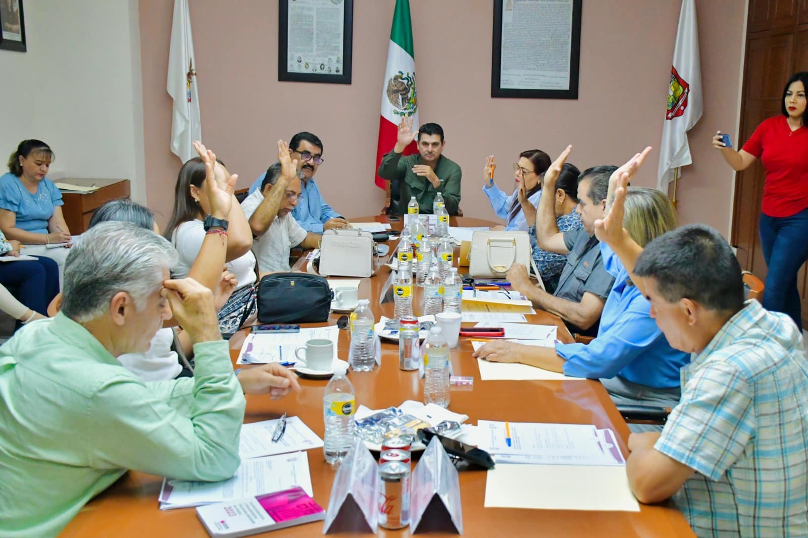 Armando Camacho Aguilar, presidente municipal de Salvador Alvarado, en la sesión ordinaria de Cabildo