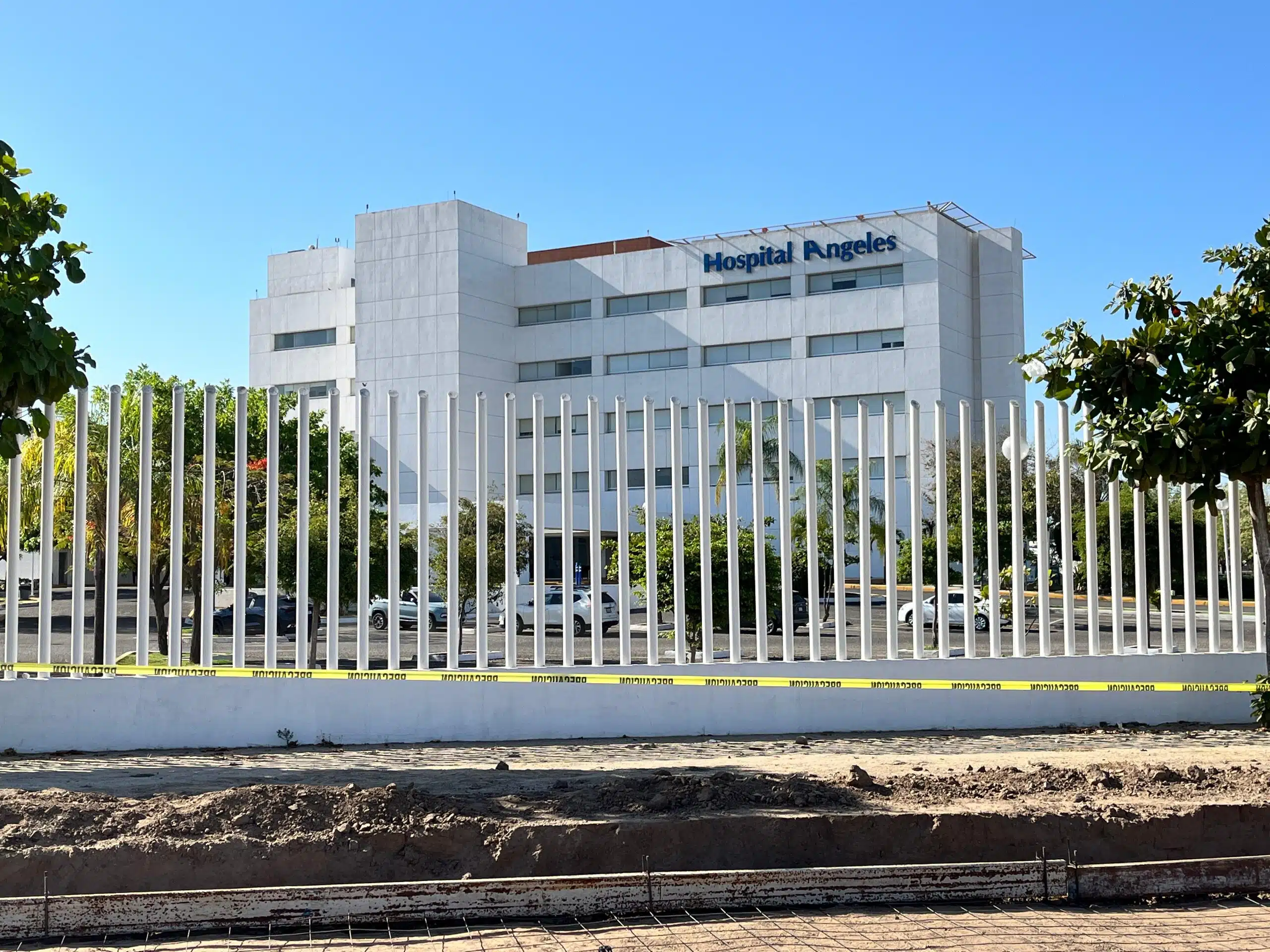 Fiscalía sigue dos líneas de investigación tras atentado en hospital privado de Culiacán