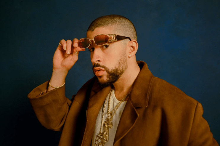 Misterioso hombre captado con Bad Bunny era e realidad su hermano
