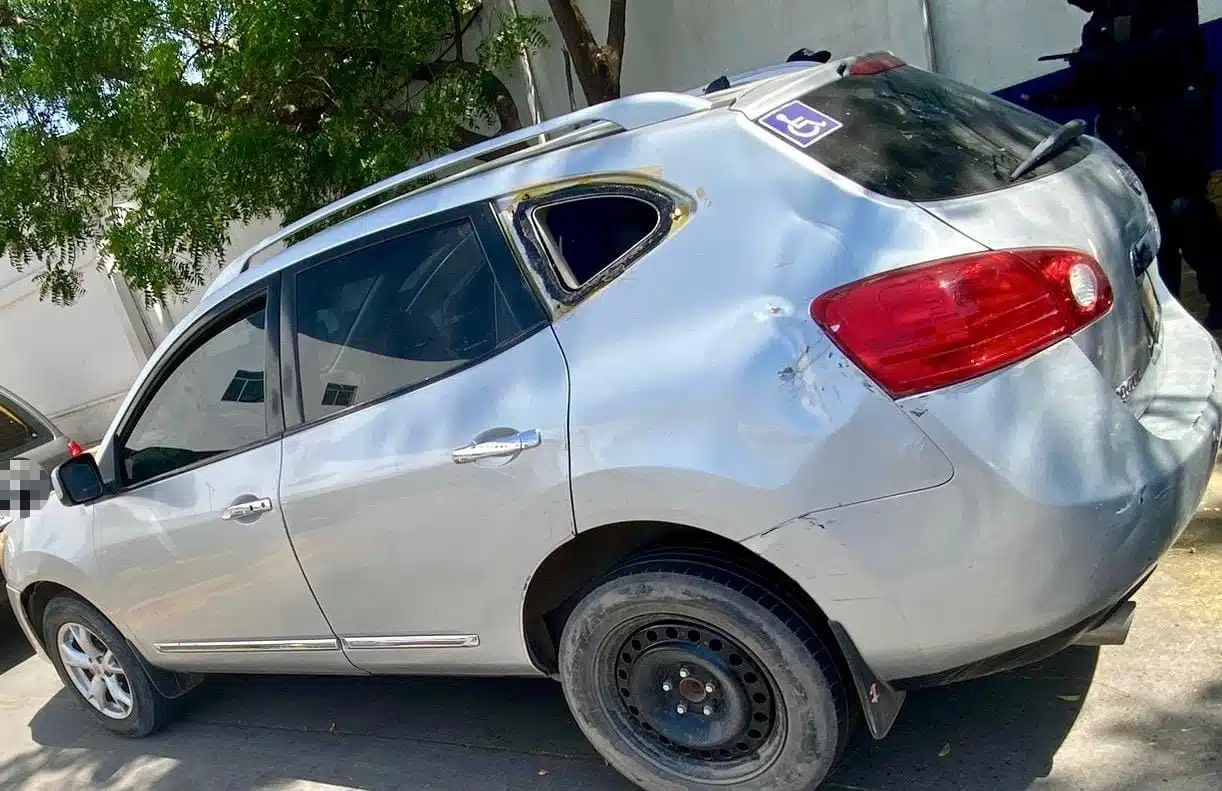 Camioneta que fue robada por César Rafael en Culiacán