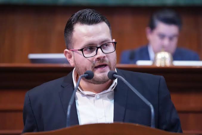 Carlos Alberto Meza Soto, diputado del PRI, en el Congreso del Estado de Sinaloa