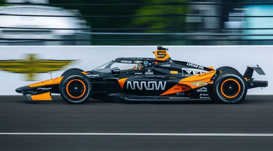 Patricio O'Ward a bordo de su Arrow McLaren en la clasificación de las 500 Millas de Indianápolis