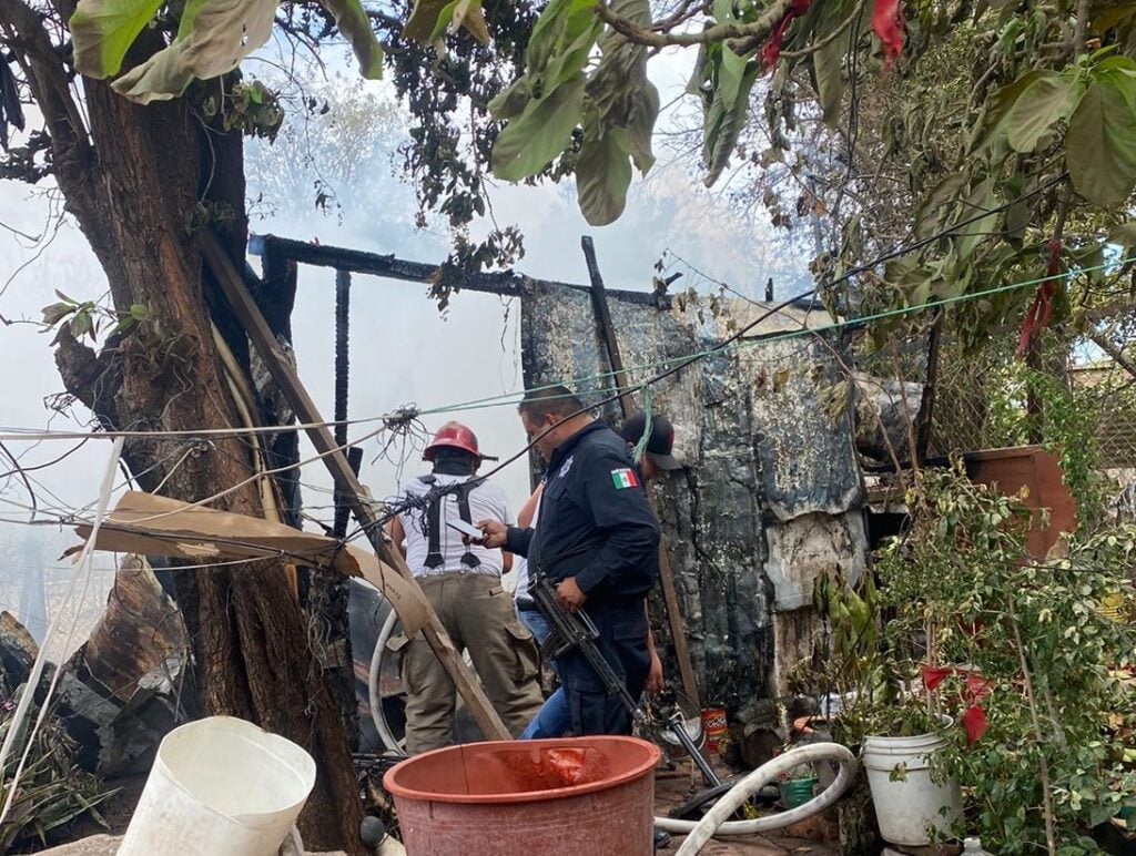 Casa afectada por un incendio en Juan José Ríos