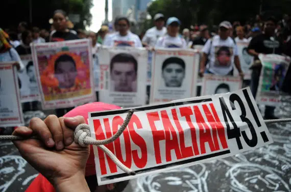 Conceden libertad condicional a 8 militares implicados en el caso Ayotzinapa