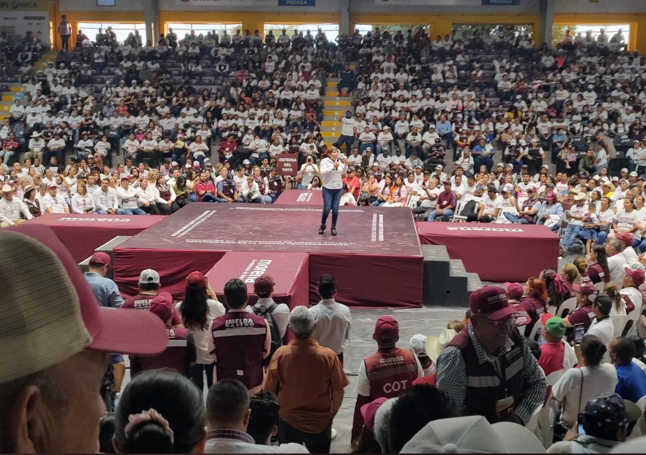 Cecy Ramírez en campaña para ir por la alcaldía de Guasave