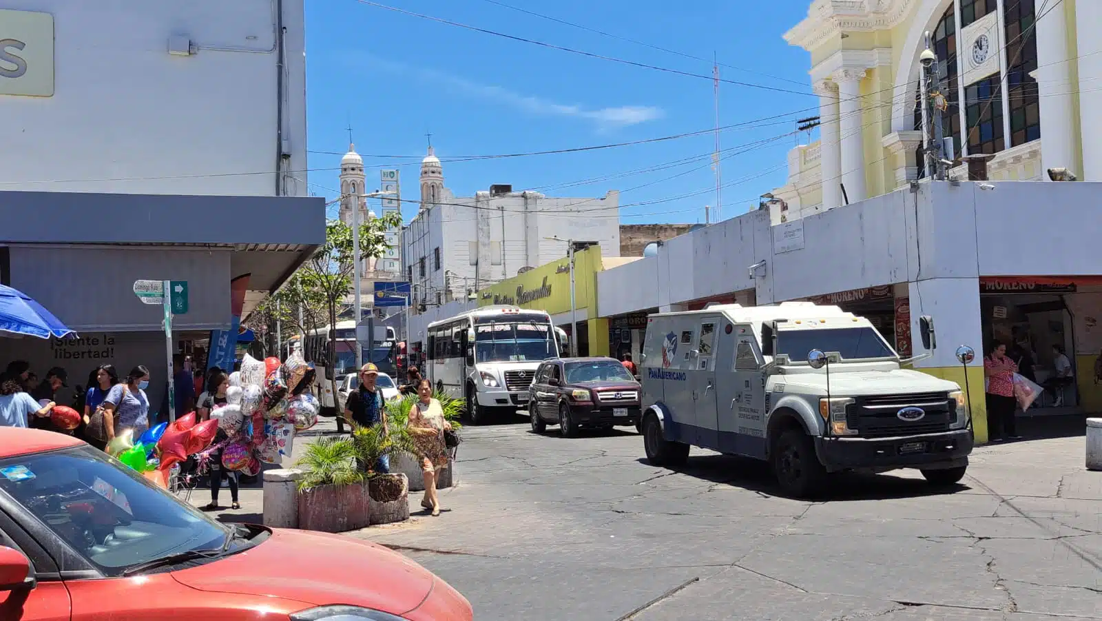 Comercios del Centro de Culiacán.