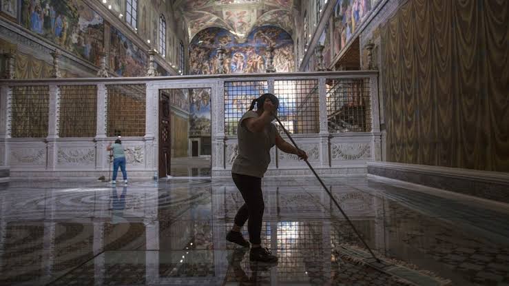 Cerca de 49 empleados en el Vaticano amenazan con demandar por malos tratos