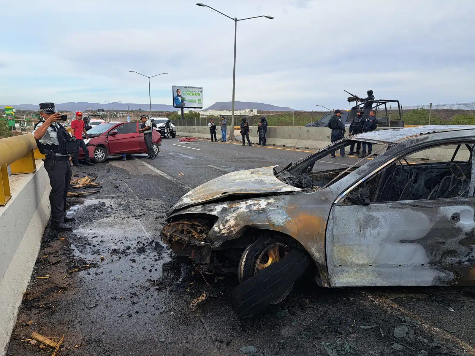 Severos daños causados en los vehículos tras el accidente.