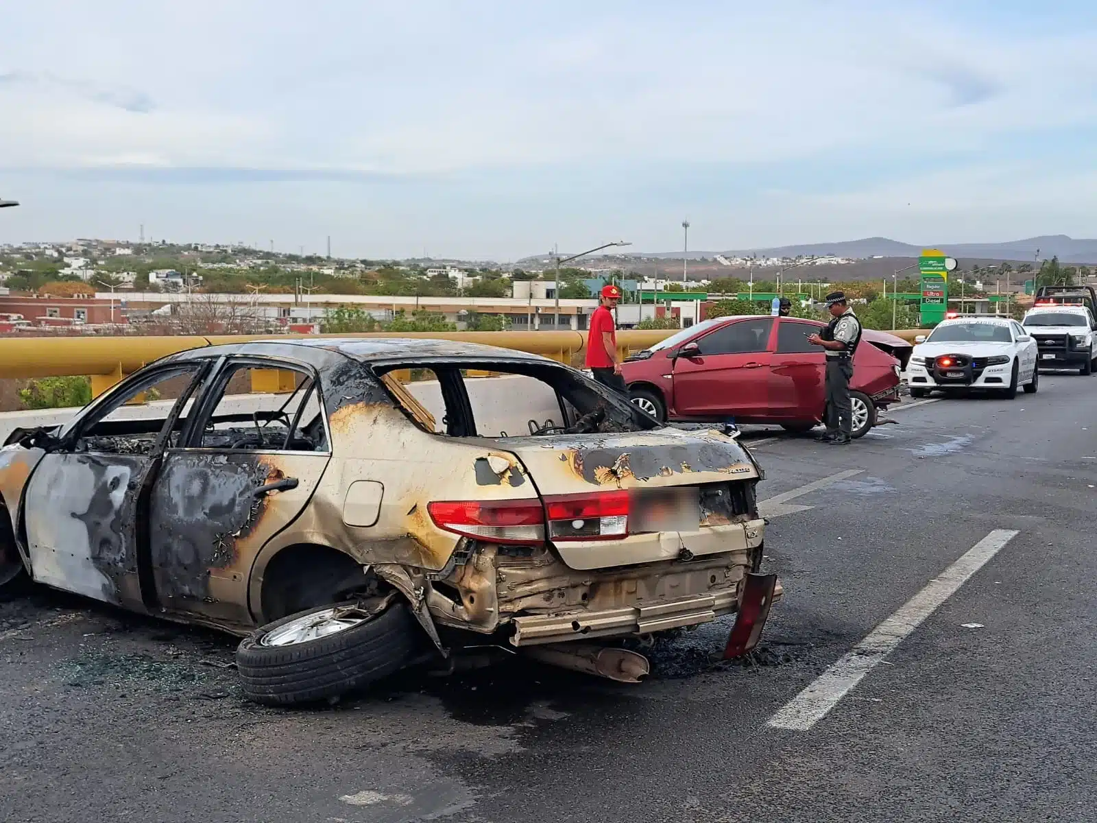 Severos daños causados en los vehículos tras el accidente.