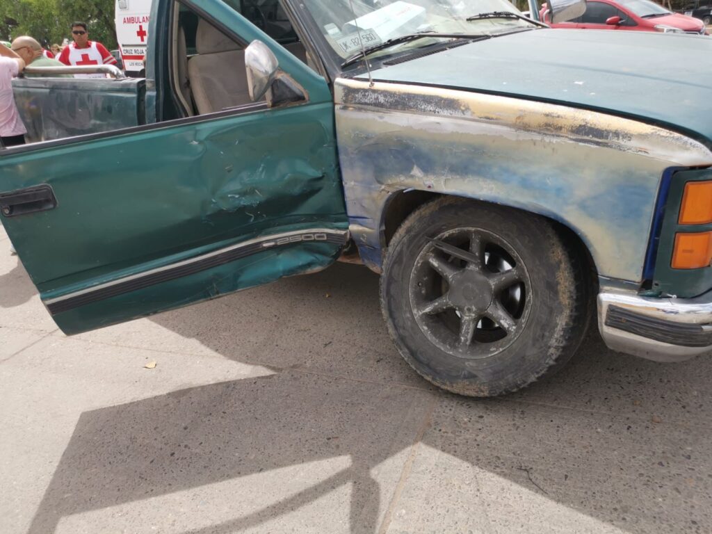 El accidente ocurrió sobre la carretera Los Mochis- Topolobampo a la altura del entronque al ejido Flores Magón.