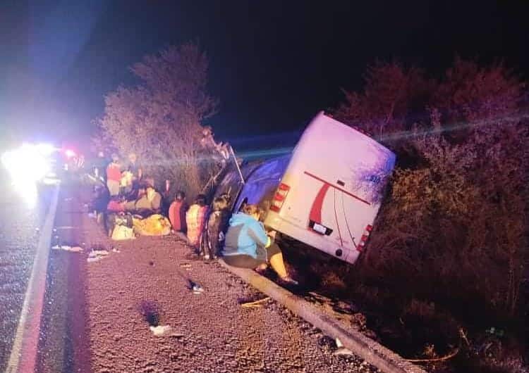 Choque múltiple se registró entre tráileres y un camión de jornaleros la mañana de este viernes