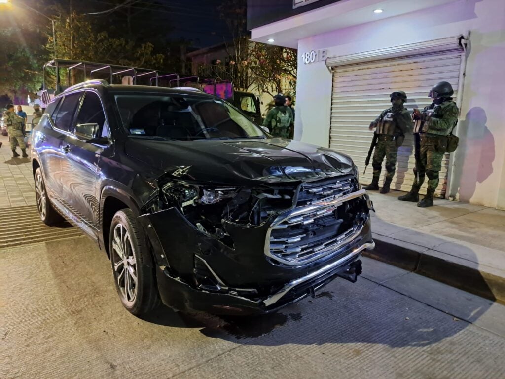 La conductora de la camioneta resultó ilesa. 