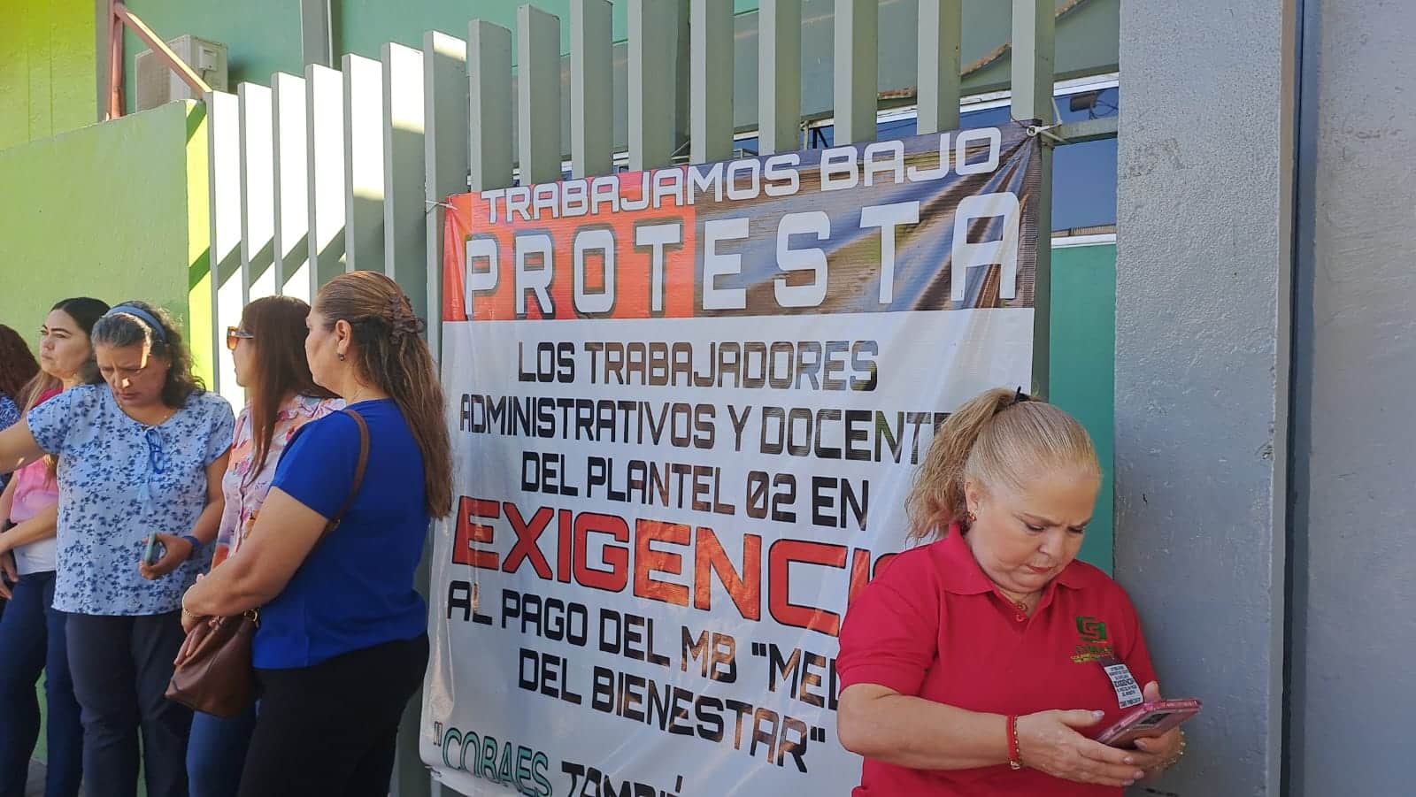 Manifestación de trabajadores en planteles de Cobaes