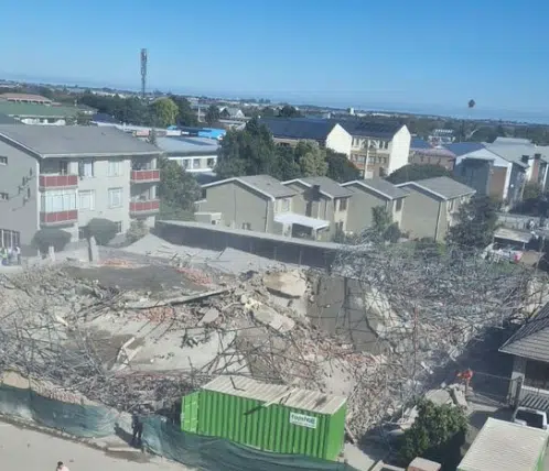 Colapso de edificio en Sudáfrica deja 22 lesionados