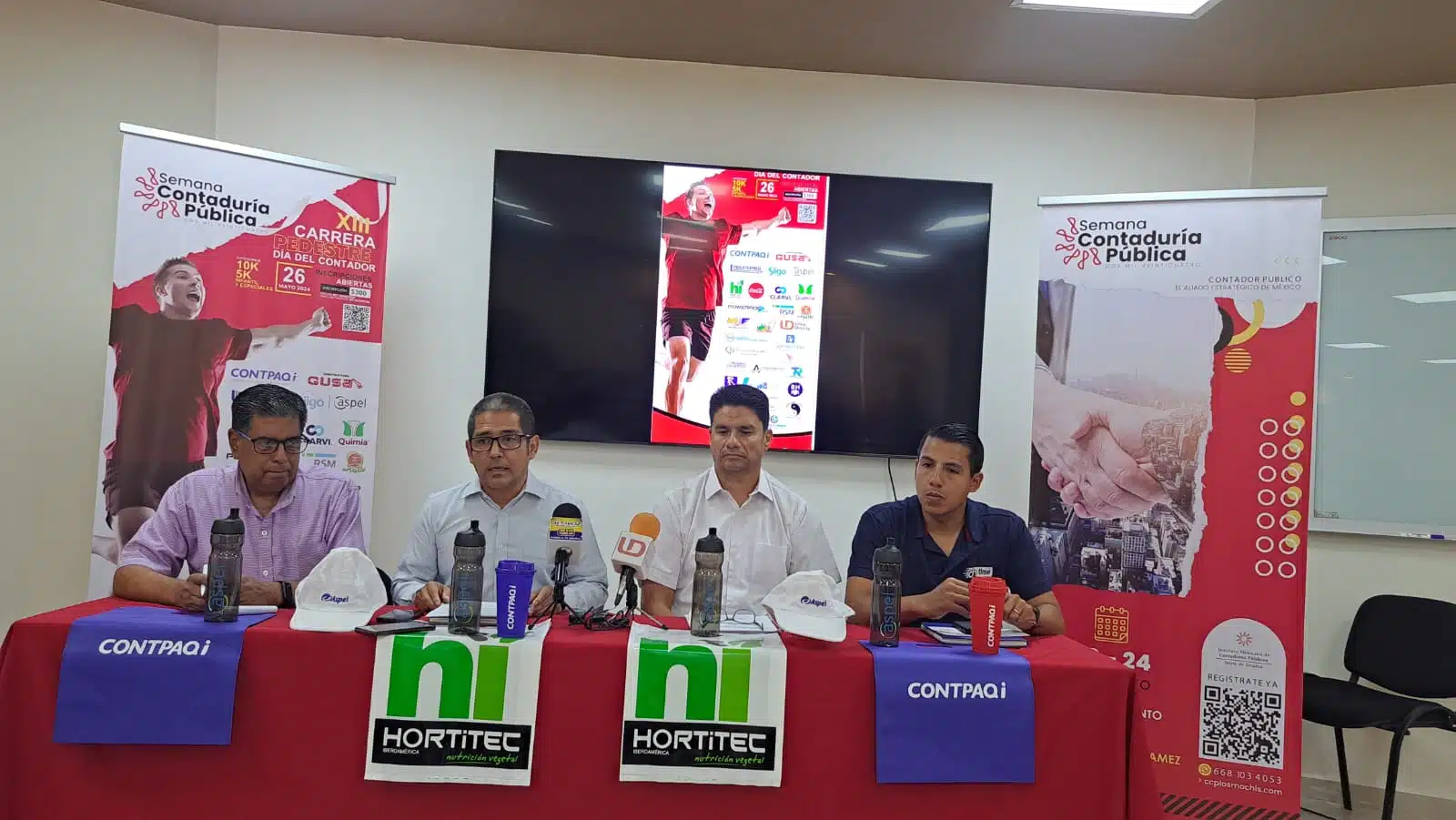 Conferencia de prensa para anunciar la semana de la contaduría publica, en el norte de Sinaloa
