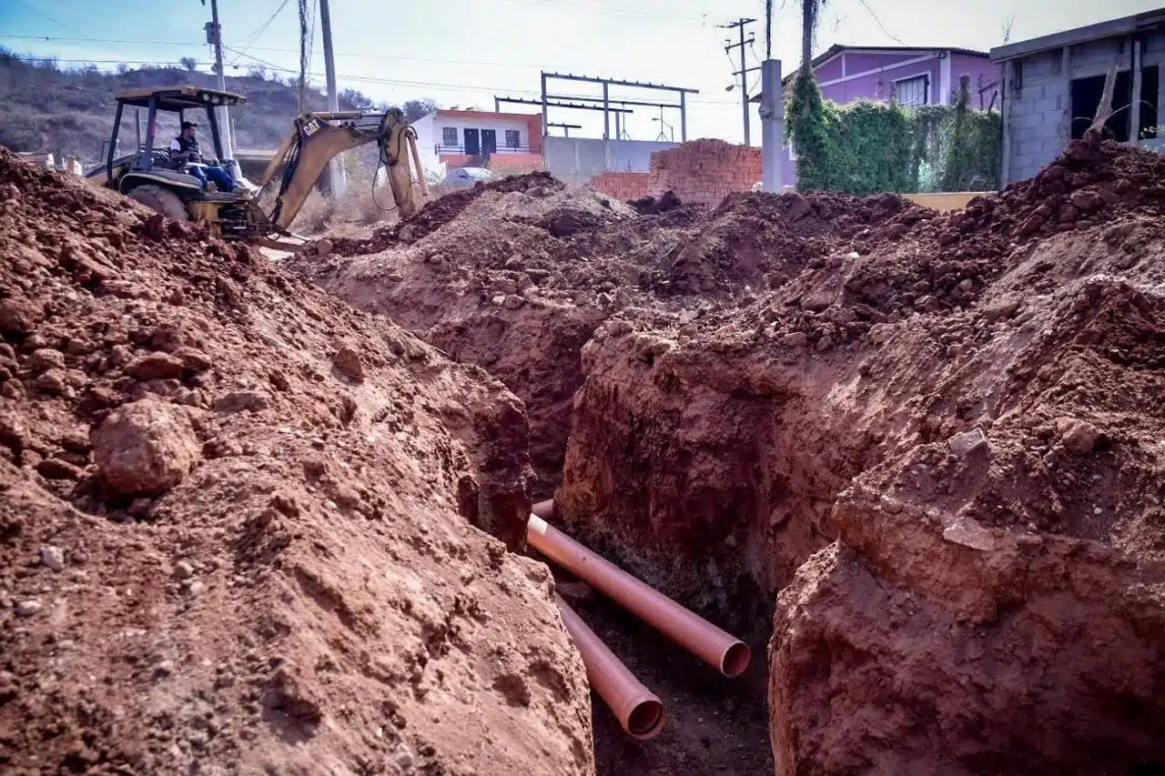 Colonos de la Rincón de Mazatlán viven sin agua, sin drenaje y sin transporte público.