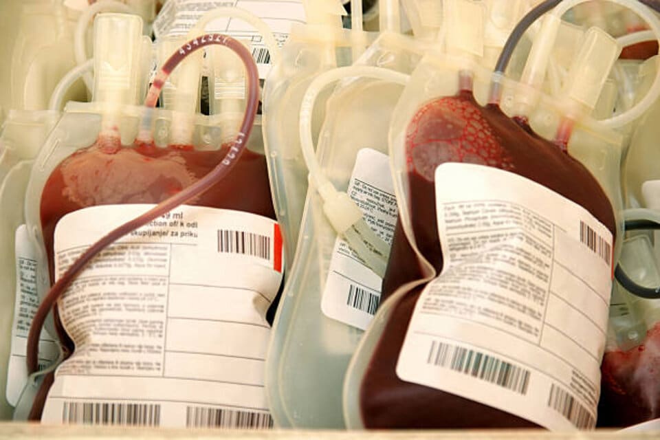 Con transfusiones y otros tratamientos, 30 mil pacientes recibieron sangre contaminada con VIH