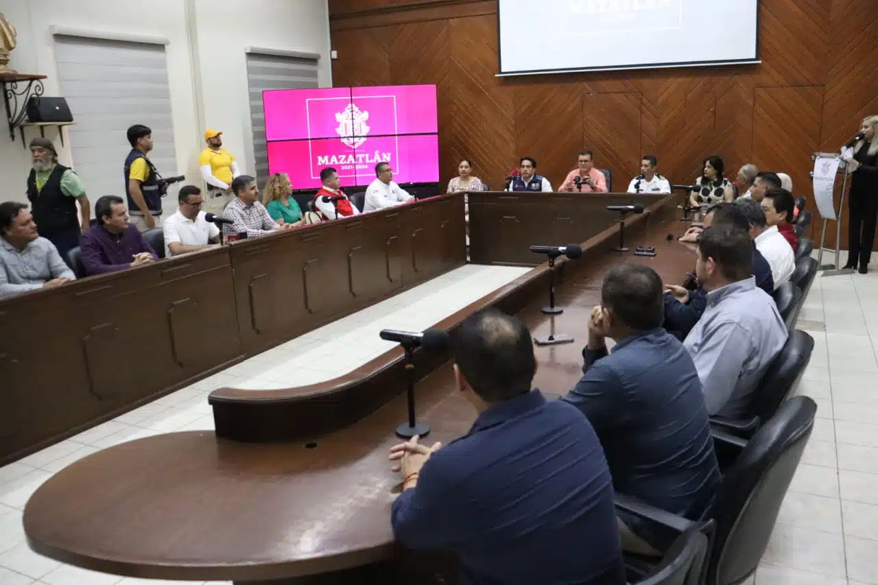 Consejo Municipal de Mazatlán en sesión permanente