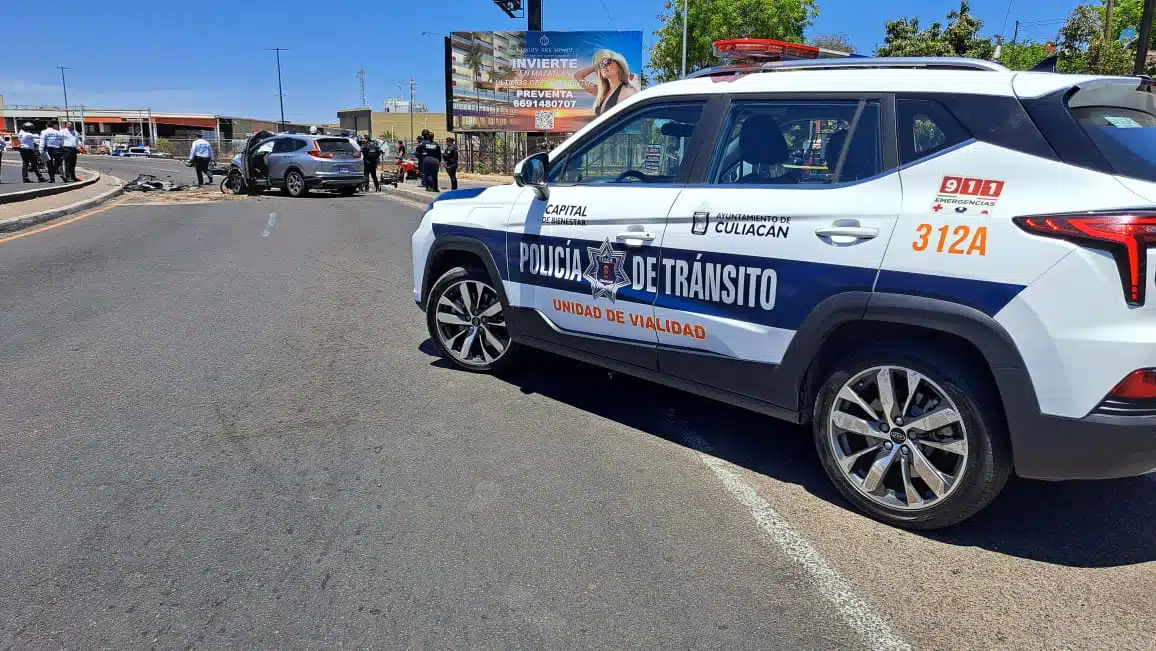 Autoridades estuvieron presentes en el lugar donde ocurrió el percance vial