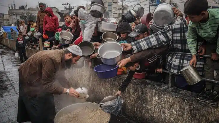 Denuncian que Rafah se queda sin alimentos y combustible