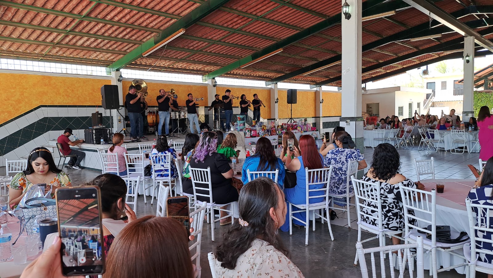 Festejos mamás Los Mochis