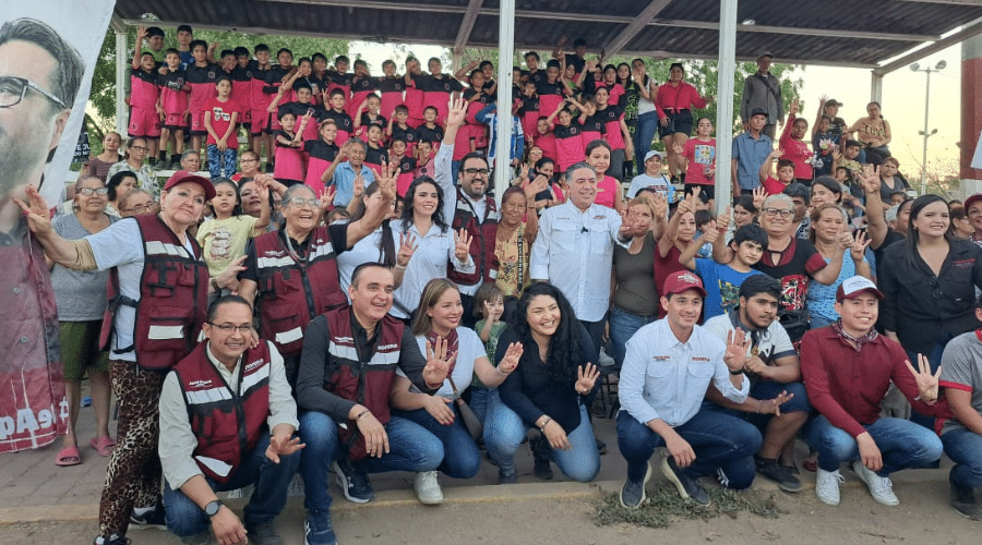 El aspirante a la alcaldía de Culiacán, Juan de Dios Gámez Mendívil, se comprometió a darle certeza patrimonial a más de 500 familias.