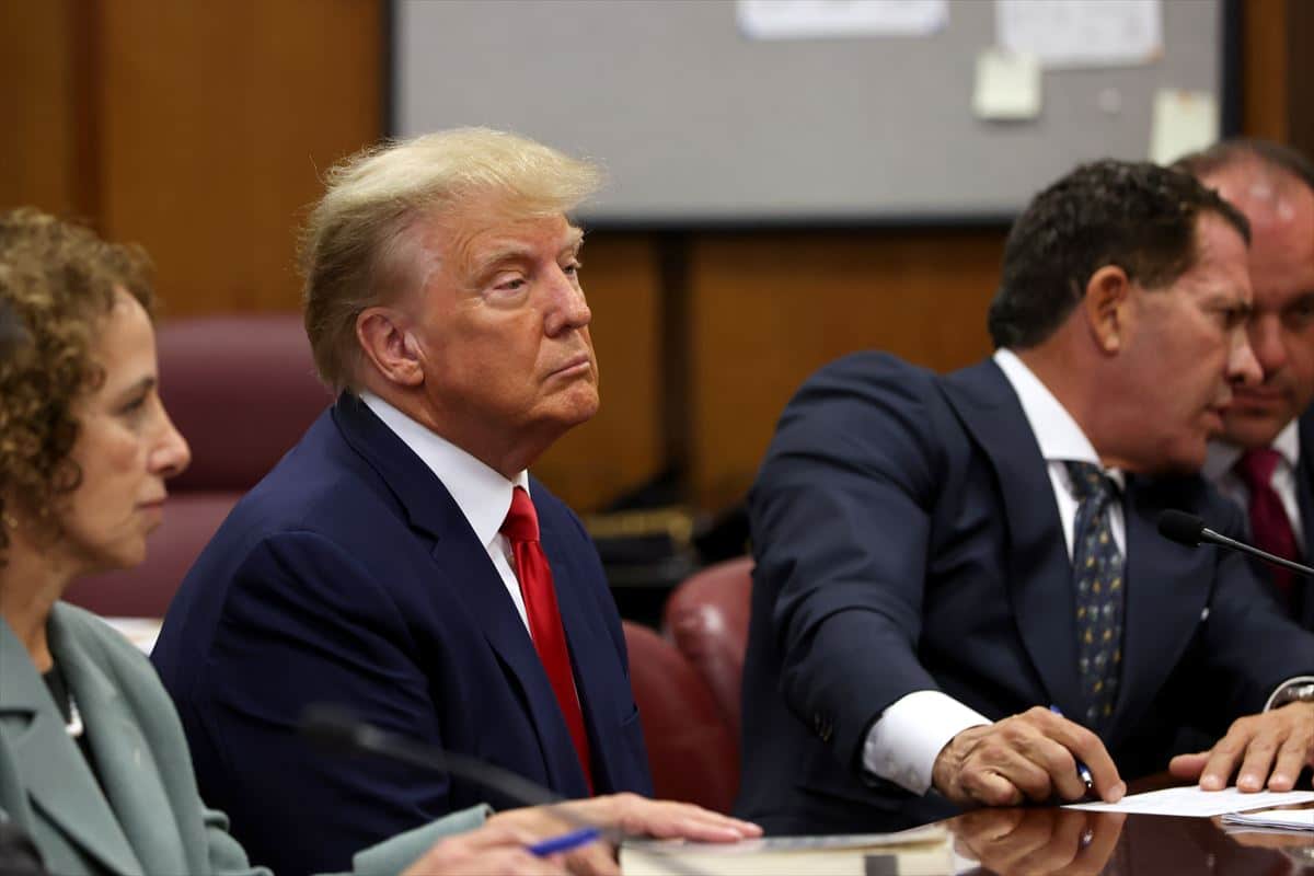 Exabogado de Donald Trump testifica en su contra por el caso Stormy Daniels