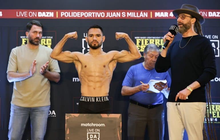 El promotor inglés, Eddie Hearn y el peleador sinaloense, Eduardo Núñez