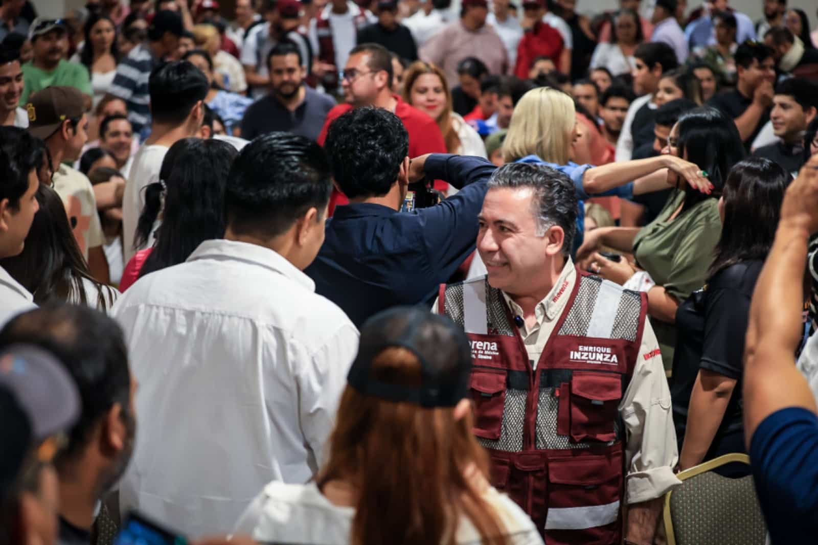 Enrique Inzunza en Mazatlán
